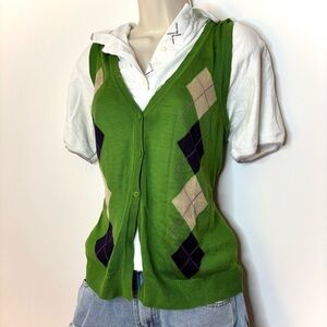 Women’s Fitted Green Argyle Button Up Sweater Vest